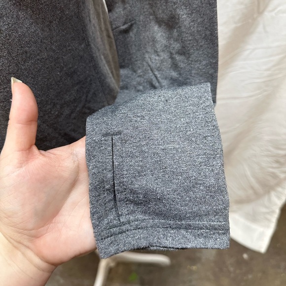 Adidas Running Gray Lightweight Jacket Size Medium - Picture 4 of 11